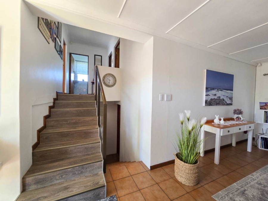 4 Bedroom Property for Sale in Stilbaai Wes Western Cape